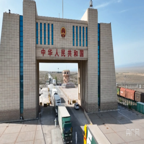 新疆霍尔果斯公路口岸货运通道试行7×24小时通关